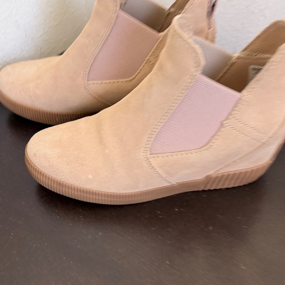 Sorel Evie Women's Tan Suede Ankle Booties. - Picture 8 of 8